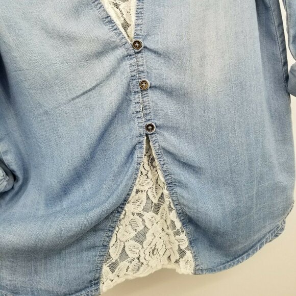 Hint Of Mint Chambray Button Down Front with Lace Inset Back Size M denim & Lace - Picture 10 of 12